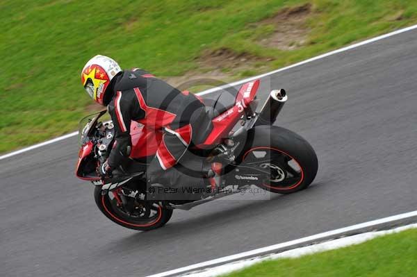 Motorcycle action photographs;cadwell;cadwell park photographs;event digital images;eventdigitalimages;motor racing louth lincolnshire;no limits trackday;peter wileman photography;trackday;trackday digital images;trackday photos