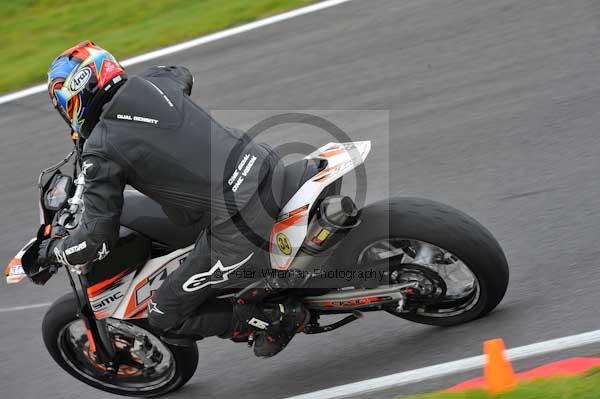 Motorcycle action photographs;cadwell;cadwell park photographs;event digital images;eventdigitalimages;motor racing louth lincolnshire;no limits trackday;peter wileman photography;trackday;trackday digital images;trackday photos