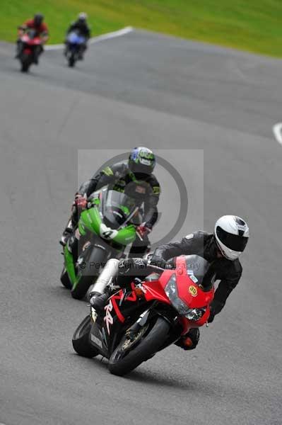 Motorcycle action photographs;cadwell;cadwell park photographs;event digital images;eventdigitalimages;motor racing louth lincolnshire;no limits trackday;peter wileman photography;trackday;trackday digital images;trackday photos