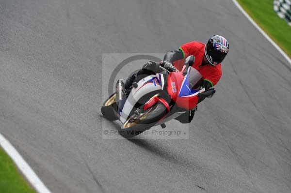 Motorcycle action photographs;cadwell;cadwell park photographs;event digital images;eventdigitalimages;motor racing louth lincolnshire;no limits trackday;peter wileman photography;trackday;trackday digital images;trackday photos