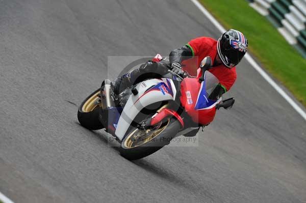 Motorcycle action photographs;cadwell;cadwell park photographs;event digital images;eventdigitalimages;motor racing louth lincolnshire;no limits trackday;peter wileman photography;trackday;trackday digital images;trackday photos