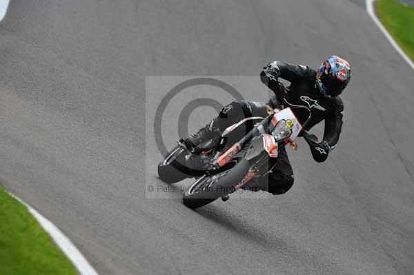 Motorcycle action photographs;cadwell;cadwell park photographs;event digital images;eventdigitalimages;motor racing louth lincolnshire;no limits trackday;peter wileman photography;trackday;trackday digital images;trackday photos