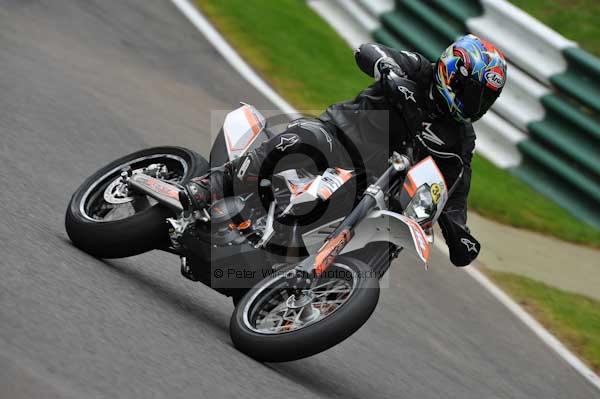 Motorcycle action photographs;cadwell;cadwell park photographs;event digital images;eventdigitalimages;motor racing louth lincolnshire;no limits trackday;peter wileman photography;trackday;trackday digital images;trackday photos