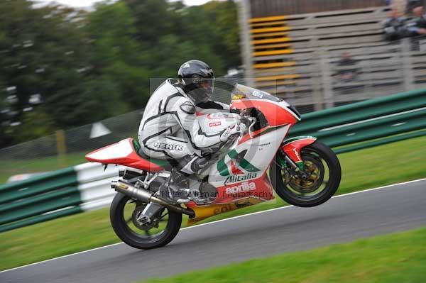 Motorcycle action photographs;cadwell;cadwell park photographs;event digital images;eventdigitalimages;motor racing louth lincolnshire;no limits trackday;peter wileman photography;trackday;trackday digital images;trackday photos