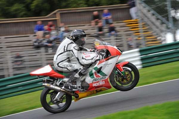Motorcycle action photographs;cadwell;cadwell park photographs;event digital images;eventdigitalimages;motor racing louth lincolnshire;no limits trackday;peter wileman photography;trackday;trackday digital images;trackday photos