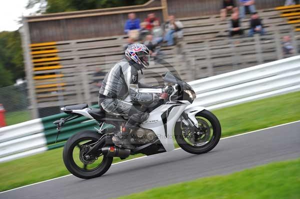 Motorcycle action photographs;cadwell;cadwell park photographs;event digital images;eventdigitalimages;motor racing louth lincolnshire;no limits trackday;peter wileman photography;trackday;trackday digital images;trackday photos