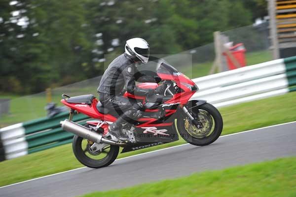 Motorcycle action photographs;cadwell;cadwell park photographs;event digital images;eventdigitalimages;motor racing louth lincolnshire;no limits trackday;peter wileman photography;trackday;trackday digital images;trackday photos