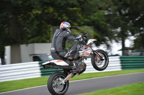 Motorcycle action photographs;cadwell;cadwell park photographs;event digital images;eventdigitalimages;motor racing louth lincolnshire;no limits trackday;peter wileman photography;trackday;trackday digital images;trackday photos