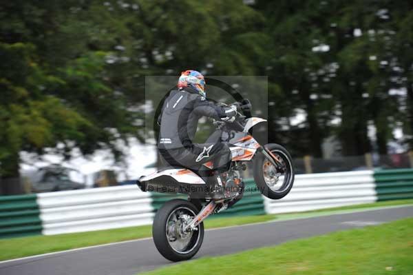 Motorcycle action photographs;cadwell;cadwell park photographs;event digital images;eventdigitalimages;motor racing louth lincolnshire;no limits trackday;peter wileman photography;trackday;trackday digital images;trackday photos
