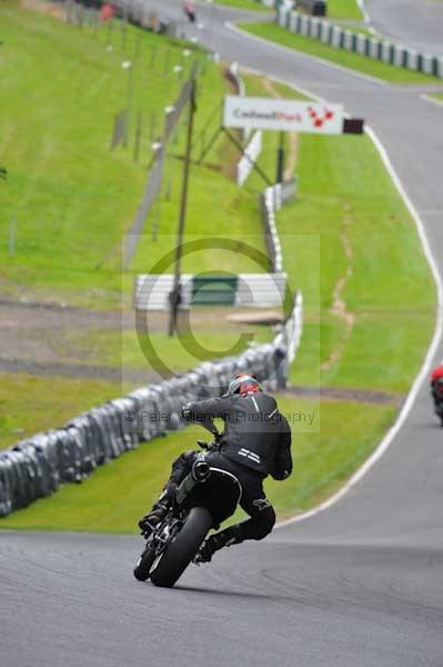 Motorcycle action photographs;cadwell;cadwell park photographs;event digital images;eventdigitalimages;motor racing louth lincolnshire;no limits trackday;peter wileman photography;trackday;trackday digital images;trackday photos