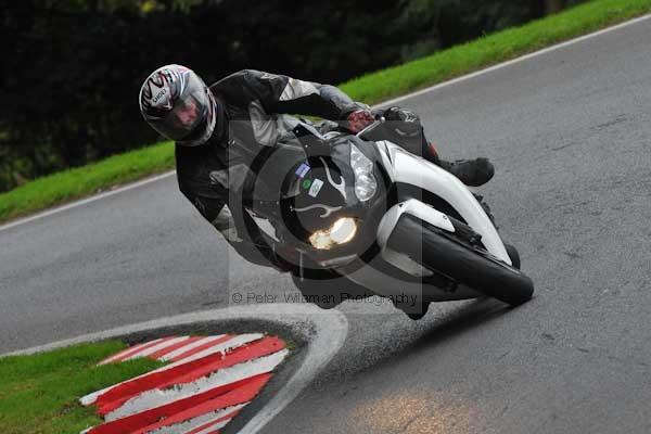 Motorcycle action photographs;cadwell;cadwell park photographs;event digital images;eventdigitalimages;motor racing louth lincolnshire;no limits trackday;peter wileman photography;trackday;trackday digital images;trackday photos
