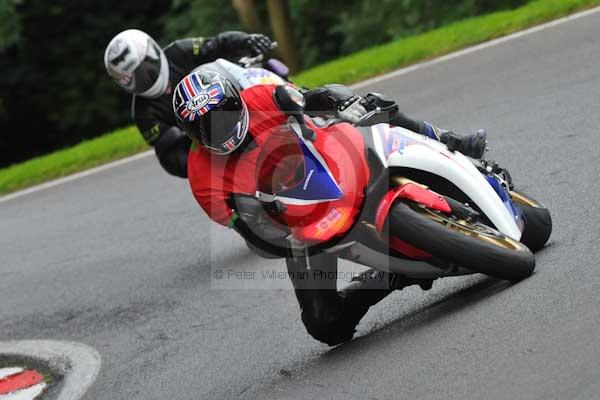 Motorcycle action photographs;cadwell;cadwell park photographs;event digital images;eventdigitalimages;motor racing louth lincolnshire;no limits trackday;peter wileman photography;trackday;trackday digital images;trackday photos