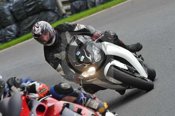 Motorcycle action photographs;cadwell;cadwell park photographs;event digital images;eventdigitalimages;motor racing louth lincolnshire;no limits trackday;peter wileman photography;trackday;trackday digital images;trackday photos