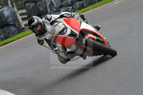 Motorcycle action photographs;cadwell;cadwell park photographs;event digital images;eventdigitalimages;motor racing louth lincolnshire;no limits trackday;peter wileman photography;trackday;trackday digital images;trackday photos
