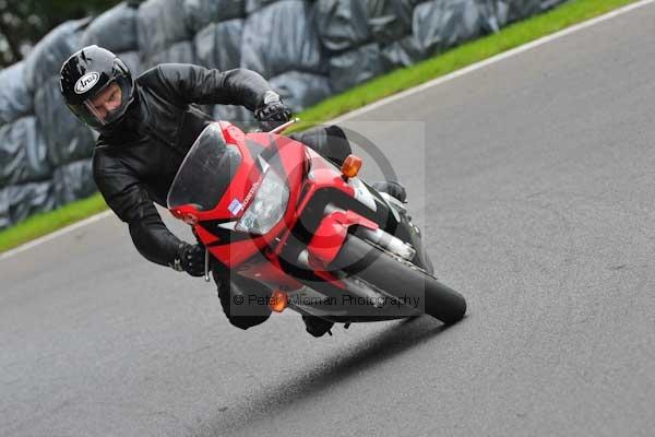 Motorcycle action photographs;cadwell;cadwell park photographs;event digital images;eventdigitalimages;motor racing louth lincolnshire;no limits trackday;peter wileman photography;trackday;trackday digital images;trackday photos