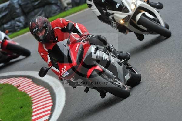 Motorcycle action photographs;cadwell;cadwell park photographs;event digital images;eventdigitalimages;motor racing louth lincolnshire;no limits trackday;peter wileman photography;trackday;trackday digital images;trackday photos