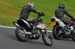 Motorcycle-action-photographs;cadwell;cadwell-park-photographs;event-digital-images;eventdigitalimages;motor-racing-louth-lincolnshire;no-limits-trackday;peter-wileman-photography;trackday;trackday-digital-images;trackday-photos
