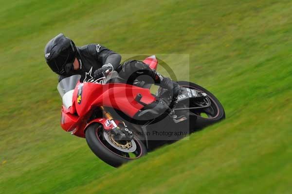 Motorcycle action photographs;cadwell;cadwell park photographs;event digital images;eventdigitalimages;motor racing louth lincolnshire;no limits trackday;peter wileman photography;trackday;trackday digital images;trackday photos
