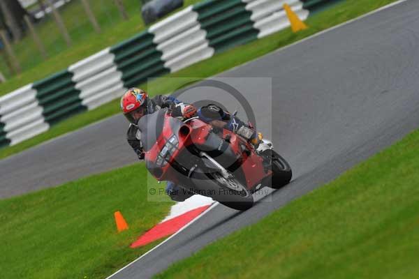 Motorcycle action photographs;cadwell;cadwell park photographs;event digital images;eventdigitalimages;motor racing louth lincolnshire;no limits trackday;peter wileman photography;trackday;trackday digital images;trackday photos