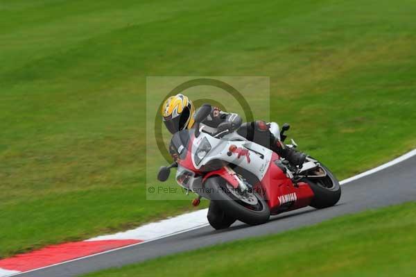 Motorcycle action photographs;cadwell;cadwell park photographs;event digital images;eventdigitalimages;motor racing louth lincolnshire;no limits trackday;peter wileman photography;trackday;trackday digital images;trackday photos