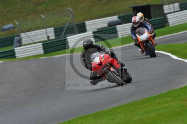 Motorcycle action photographs;cadwell;cadwell park photographs;event digital images;eventdigitalimages;motor racing louth lincolnshire;no limits trackday;peter wileman photography;trackday;trackday digital images;trackday photos