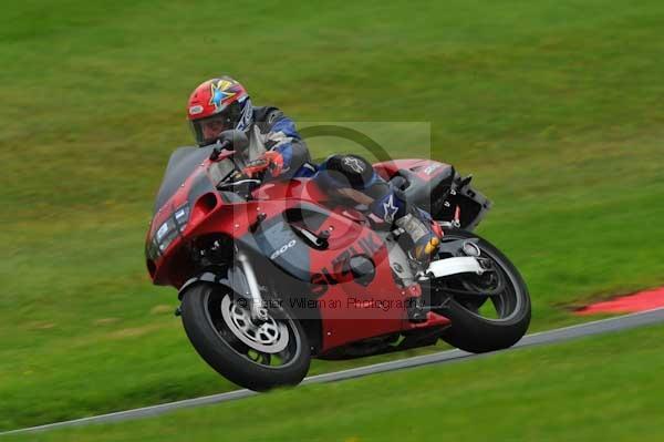 Motorcycle action photographs;cadwell;cadwell park photographs;event digital images;eventdigitalimages;motor racing louth lincolnshire;no limits trackday;peter wileman photography;trackday;trackday digital images;trackday photos