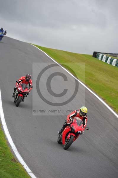 Motorcycle action photographs;cadwell;cadwell park photographs;event digital images;eventdigitalimages;motor racing louth lincolnshire;no limits trackday;peter wileman photography;trackday;trackday digital images;trackday photos