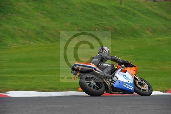Motorcycle action photographs;cadwell;cadwell park photographs;event digital images;eventdigitalimages;motor racing louth lincolnshire;no limits trackday;peter wileman photography;trackday;trackday digital images;trackday photos