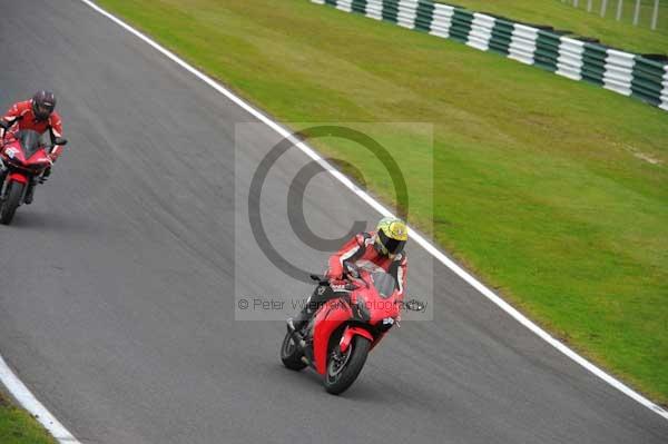 Motorcycle action photographs;cadwell;cadwell park photographs;event digital images;eventdigitalimages;motor racing louth lincolnshire;no limits trackday;peter wileman photography;trackday;trackday digital images;trackday photos