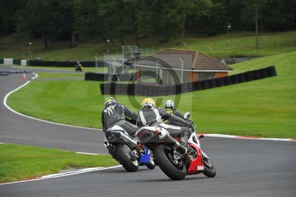 Motorcycle action photographs;cadwell;cadwell park photographs;event digital images;eventdigitalimages;motor racing louth lincolnshire;no limits trackday;peter wileman photography;trackday;trackday digital images;trackday photos