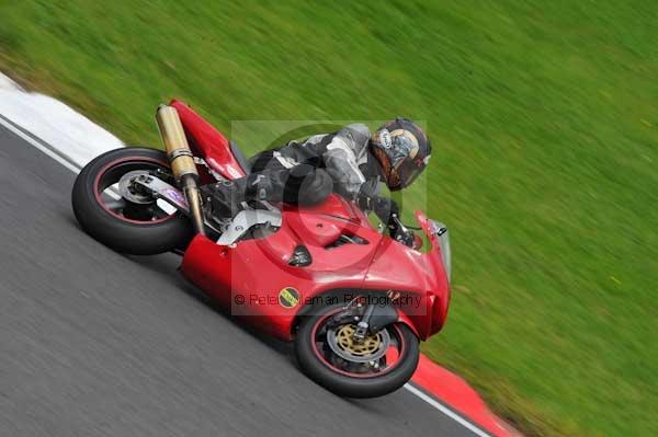 Motorcycle action photographs;cadwell;cadwell park photographs;event digital images;eventdigitalimages;motor racing louth lincolnshire;no limits trackday;peter wileman photography;trackday;trackday digital images;trackday photos