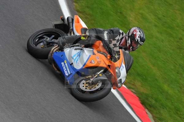 Motorcycle action photographs;cadwell;cadwell park photographs;event digital images;eventdigitalimages;motor racing louth lincolnshire;no limits trackday;peter wileman photography;trackday;trackday digital images;trackday photos