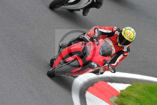 Motorcycle action photographs;cadwell;cadwell park photographs;event digital images;eventdigitalimages;motor racing louth lincolnshire;no limits trackday;peter wileman photography;trackday;trackday digital images;trackday photos