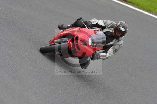 Motorcycle action photographs;cadwell;cadwell park photographs;event digital images;eventdigitalimages;motor racing louth lincolnshire;no limits trackday;peter wileman photography;trackday;trackday digital images;trackday photos