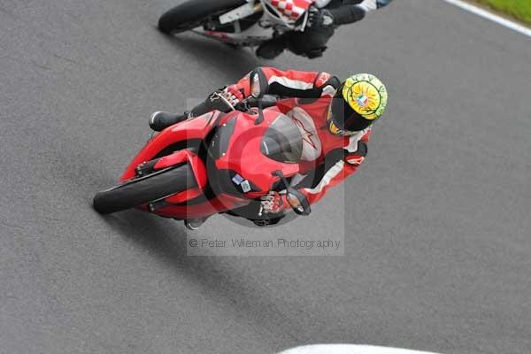 Motorcycle action photographs;cadwell;cadwell park photographs;event digital images;eventdigitalimages;motor racing louth lincolnshire;no limits trackday;peter wileman photography;trackday;trackday digital images;trackday photos