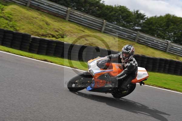 Motorcycle action photographs;cadwell;cadwell park photographs;event digital images;eventdigitalimages;motor racing louth lincolnshire;no limits trackday;peter wileman photography;trackday;trackday digital images;trackday photos