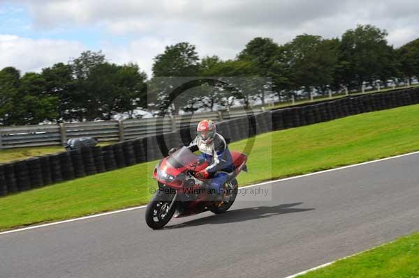 Motorcycle action photographs;cadwell;cadwell park photographs;event digital images;eventdigitalimages;motor racing louth lincolnshire;no limits trackday;peter wileman photography;trackday;trackday digital images;trackday photos