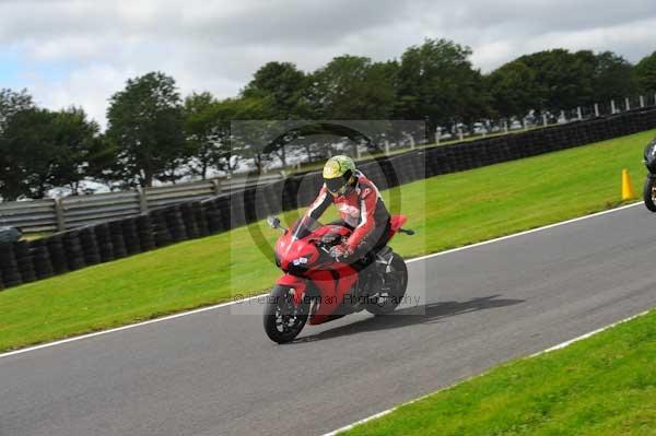Motorcycle action photographs;cadwell;cadwell park photographs;event digital images;eventdigitalimages;motor racing louth lincolnshire;no limits trackday;peter wileman photography;trackday;trackday digital images;trackday photos