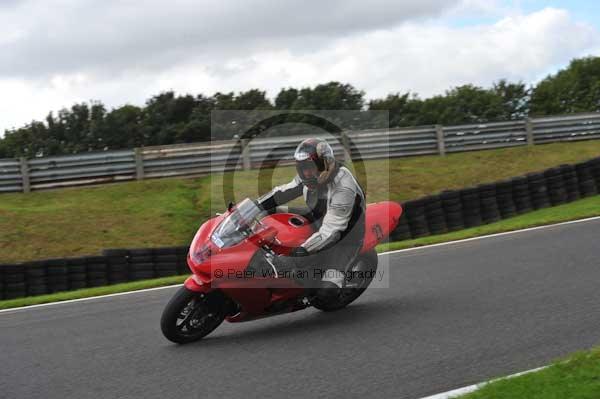 Motorcycle action photographs;cadwell;cadwell park photographs;event digital images;eventdigitalimages;motor racing louth lincolnshire;no limits trackday;peter wileman photography;trackday;trackday digital images;trackday photos