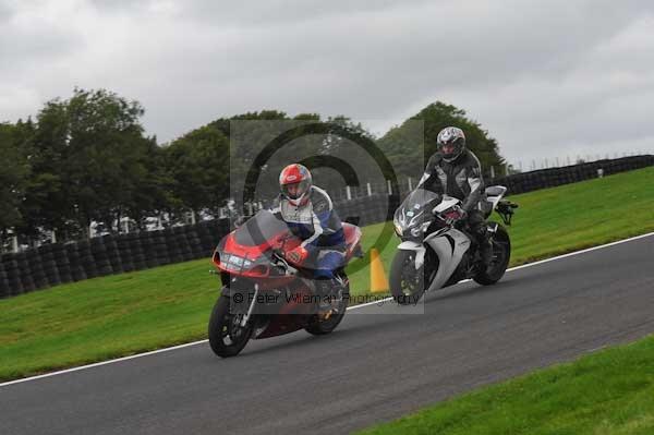 Motorcycle action photographs;cadwell;cadwell park photographs;event digital images;eventdigitalimages;motor racing louth lincolnshire;no limits trackday;peter wileman photography;trackday;trackday digital images;trackday photos
