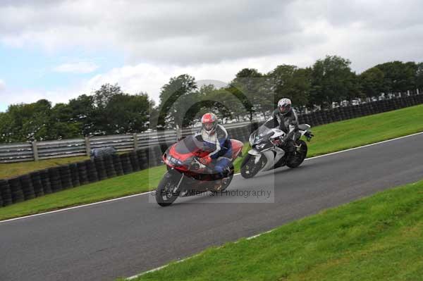 Motorcycle action photographs;cadwell;cadwell park photographs;event digital images;eventdigitalimages;motor racing louth lincolnshire;no limits trackday;peter wileman photography;trackday;trackday digital images;trackday photos