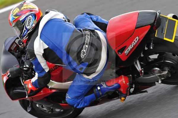 Motorcycle action photographs;cadwell;cadwell park photographs;event digital images;eventdigitalimages;motor racing louth lincolnshire;no limits trackday;peter wileman photography;trackday;trackday digital images;trackday photos