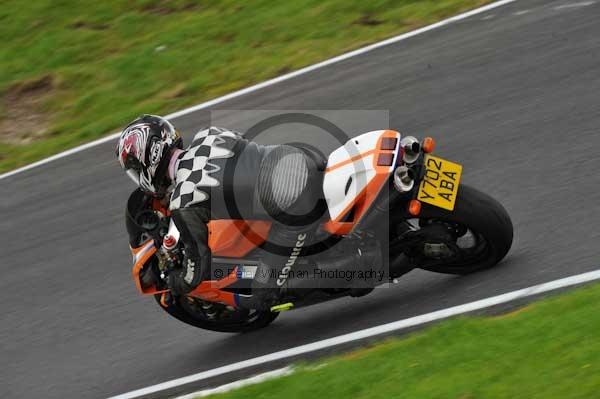 Motorcycle action photographs;cadwell;cadwell park photographs;event digital images;eventdigitalimages;motor racing louth lincolnshire;no limits trackday;peter wileman photography;trackday;trackday digital images;trackday photos
