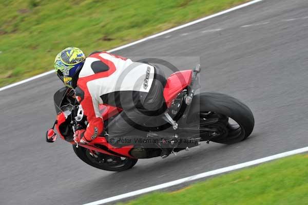 Motorcycle action photographs;cadwell;cadwell park photographs;event digital images;eventdigitalimages;motor racing louth lincolnshire;no limits trackday;peter wileman photography;trackday;trackday digital images;trackday photos