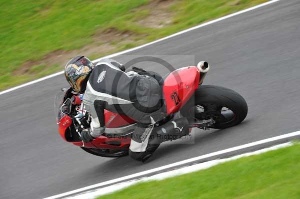 Motorcycle action photographs;cadwell;cadwell park photographs;event digital images;eventdigitalimages;motor racing louth lincolnshire;no limits trackday;peter wileman photography;trackday;trackday digital images;trackday photos
