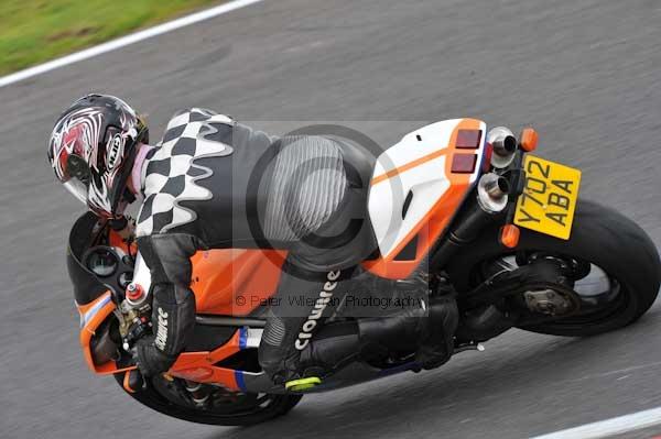 Motorcycle action photographs;cadwell;cadwell park photographs;event digital images;eventdigitalimages;motor racing louth lincolnshire;no limits trackday;peter wileman photography;trackday;trackday digital images;trackday photos