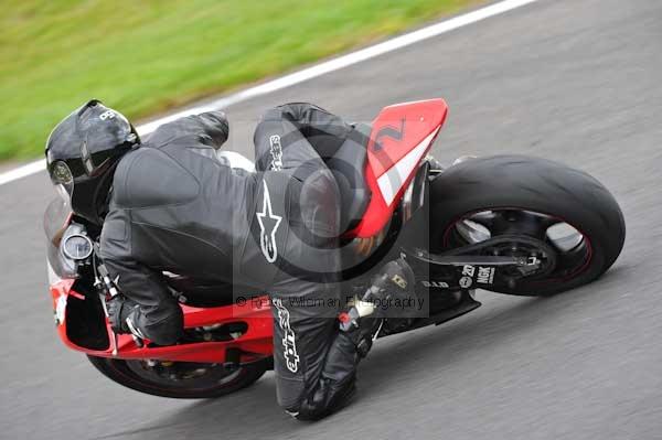 Motorcycle action photographs;cadwell;cadwell park photographs;event digital images;eventdigitalimages;motor racing louth lincolnshire;no limits trackday;peter wileman photography;trackday;trackday digital images;trackday photos