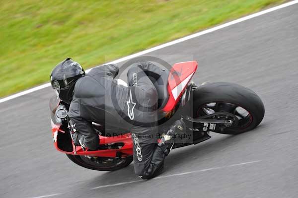 Motorcycle action photographs;cadwell;cadwell park photographs;event digital images;eventdigitalimages;motor racing louth lincolnshire;no limits trackday;peter wileman photography;trackday;trackday digital images;trackday photos