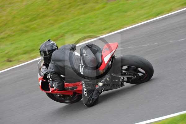 Motorcycle action photographs;cadwell;cadwell park photographs;event digital images;eventdigitalimages;motor racing louth lincolnshire;no limits trackday;peter wileman photography;trackday;trackday digital images;trackday photos