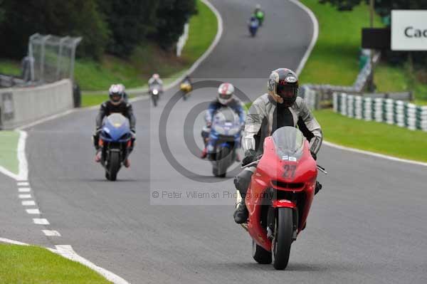Motorcycle action photographs;cadwell;cadwell park photographs;event digital images;eventdigitalimages;motor racing louth lincolnshire;no limits trackday;peter wileman photography;trackday;trackday digital images;trackday photos